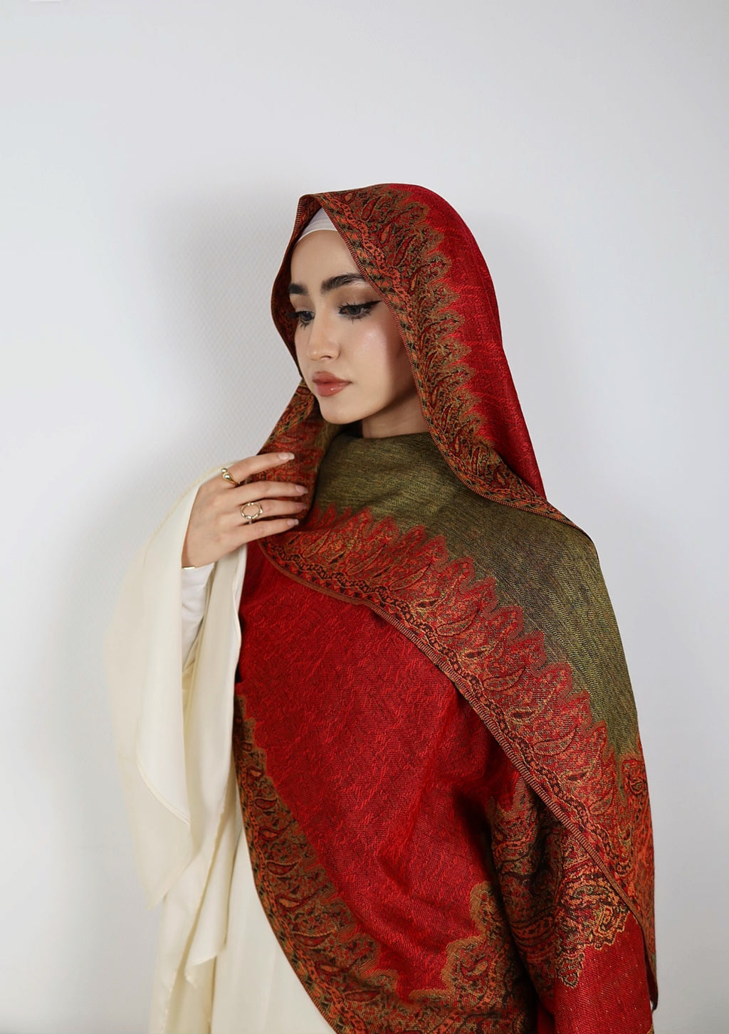 Elyna Ruby Grace Pashmina